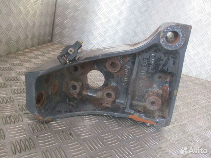Кронштейн торсиона левый renault 5600201638
