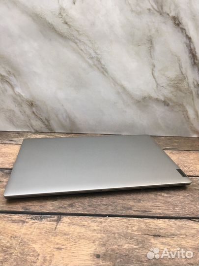 Lenovo 17.3, ryzen 5 / i7 8550u, 8/20gb