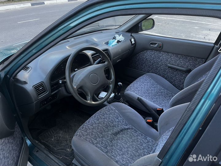 Suzuki Swift 1.3 МТ, 2002, 96 000 км