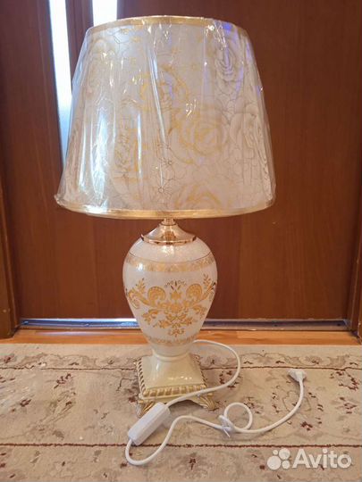 Лампа настольная