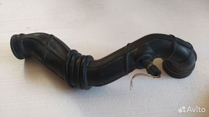 Патрубок подачи воздуха Ford Escord 1998