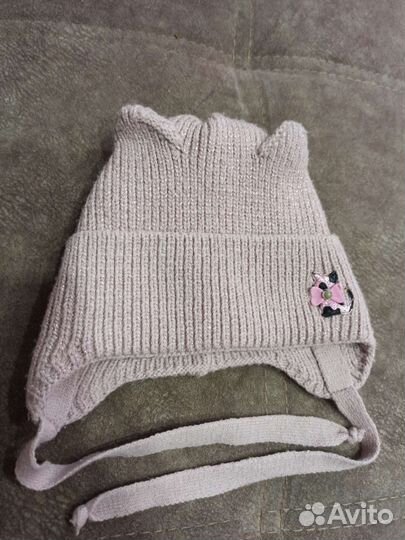 Демисезонные шапки для девочки