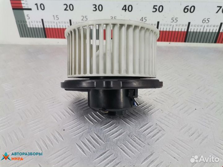 Моторчик печки Mazda 2 DY 2005 DD1061B10