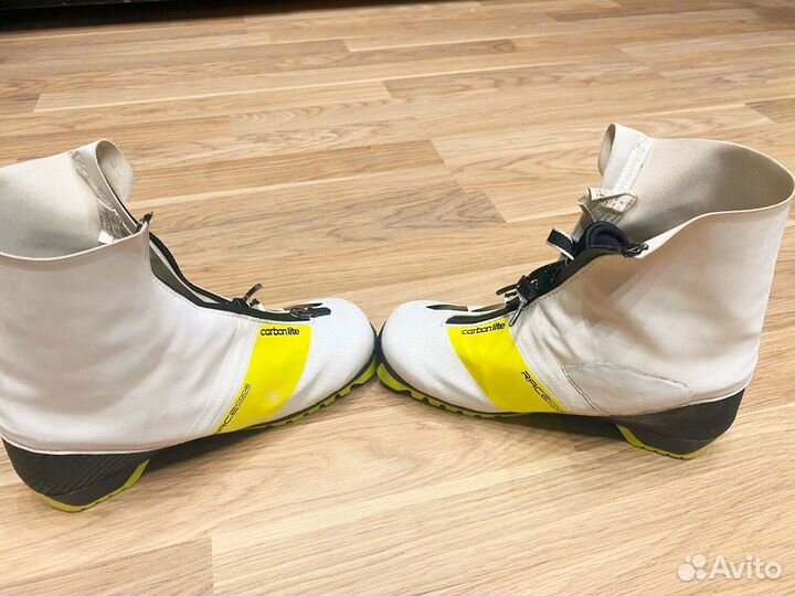 Лыжные ботинки fischer carbonlite classic