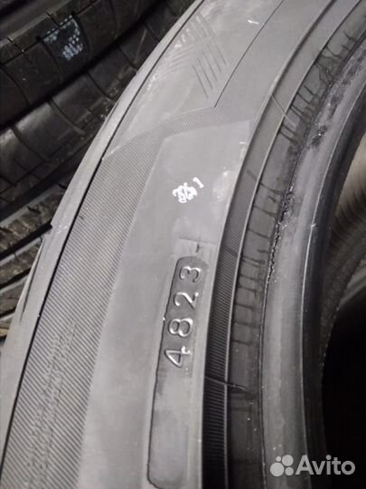 Yokohama Advan Fleva V701 235/50 R18 97V