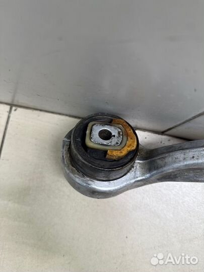 Рычаг передний правый Volkswagen Passat B5 седан