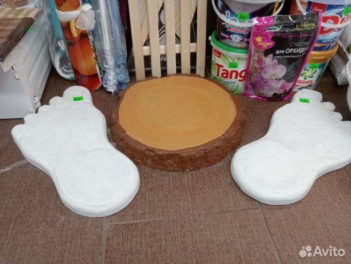 Садовый декор,следы великана,голубь,лев,кашпо