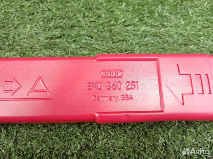 Знак аварийной остановки 8K0860251 Audi Volkswagen