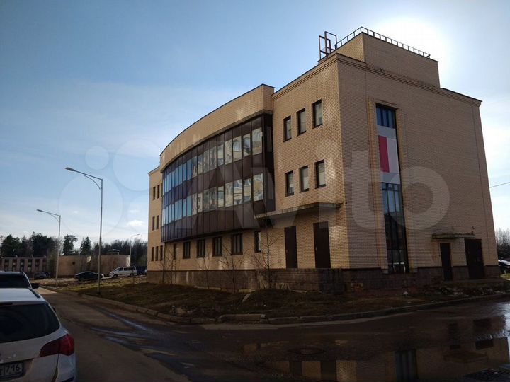 Здание,офис 1476 м²