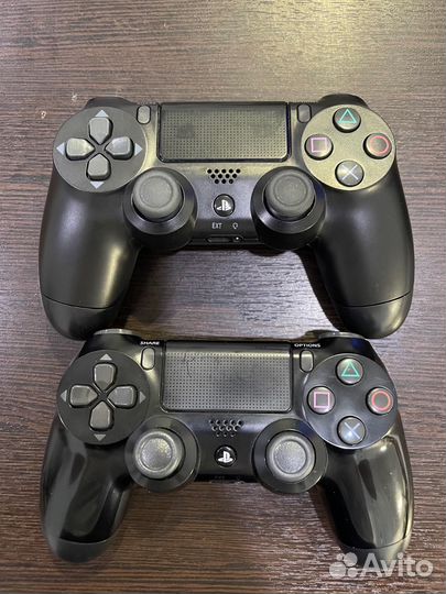 Продам джойстики на PS4 оригинал 2шт