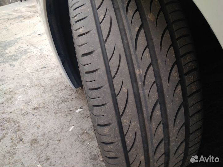 Pirelli P Zero Nero GT 235/40 R18