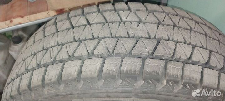 Bridgestone Blizzak DM-V3 235/60 R18
