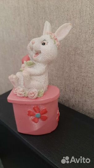 Шкатулка Зайка с цветком/зайчик полистоун