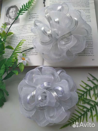 Пышный бант на 1 сентября