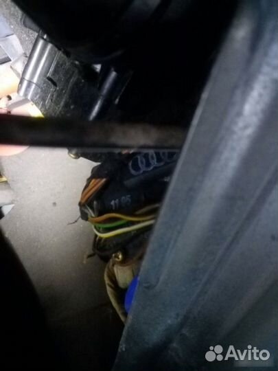 Моторчик заслонок отопителя Audi A8 D2 1996