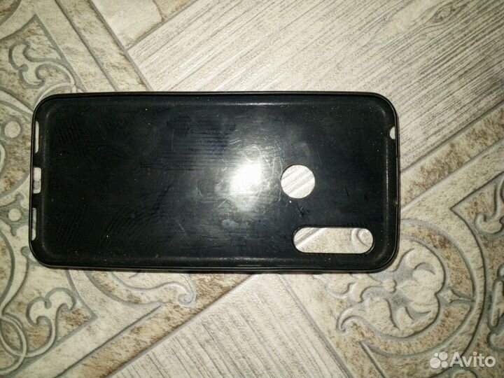 Чехлы на телефон