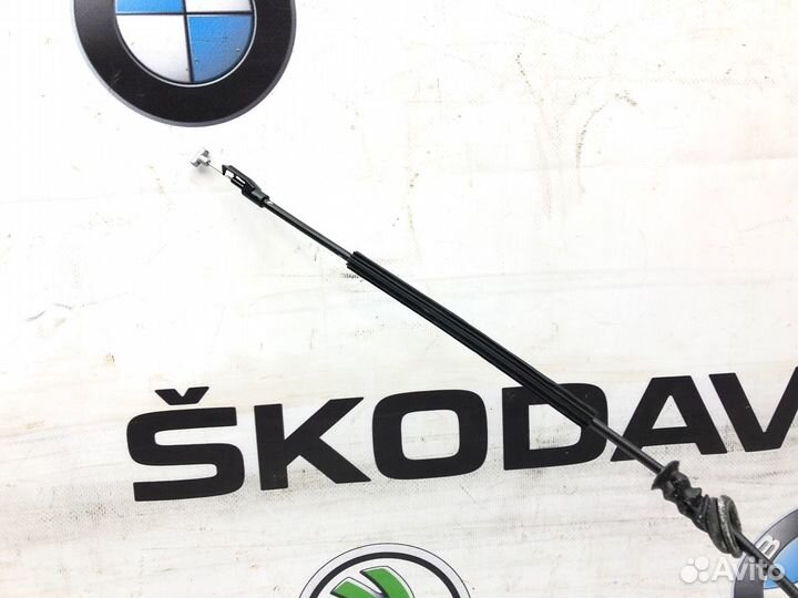 Замок двери задний правый Skoda Octavia A5 (1Z)