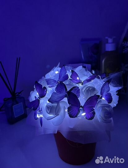 Букет из бабочек с подсветкой