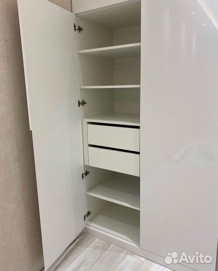 Шкаф купе с зеркалом