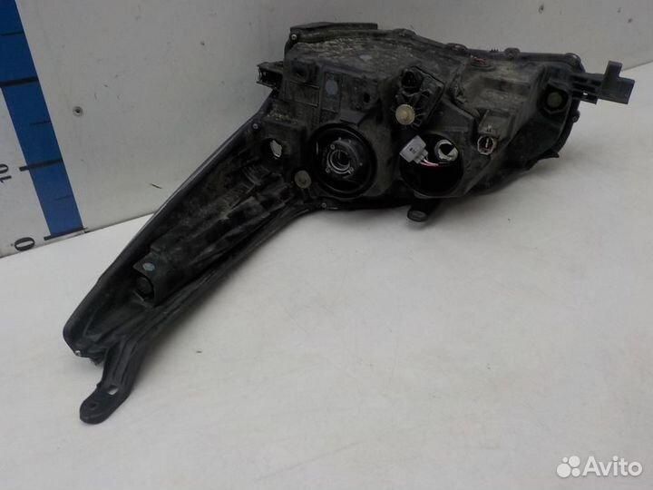 Фара правая Toyota Fortuner