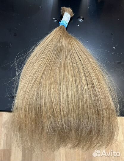 Детские русые волосы