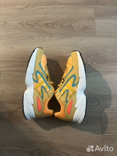 Кроссовки adidas originals yung-1