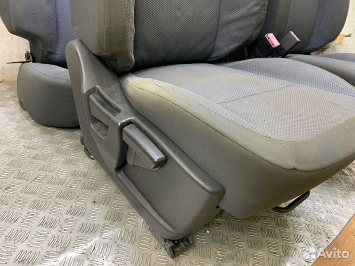 Сиденье комплект Nissan Qashqai J10 MR20DE 2007