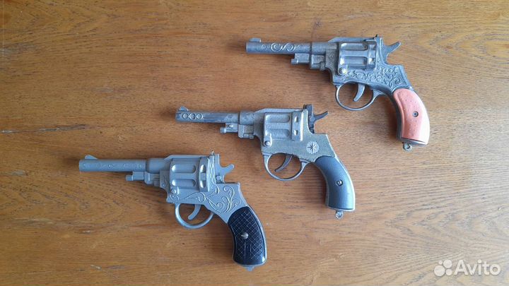 Детские игрушечные револьверы СССР 1980