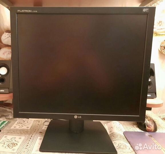 Монитор LG 19