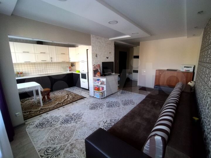 3-к. квартира, 79 м², 8/10 эт.