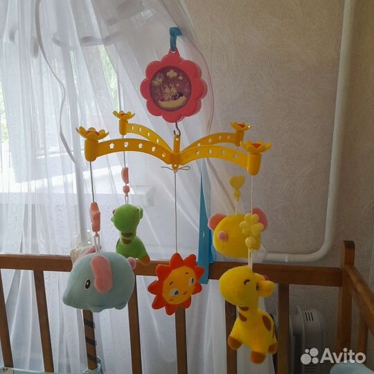 Музыкальная карусель на кроватку