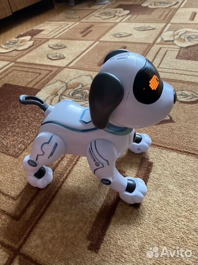 Интерактивная собака на пульте управления
