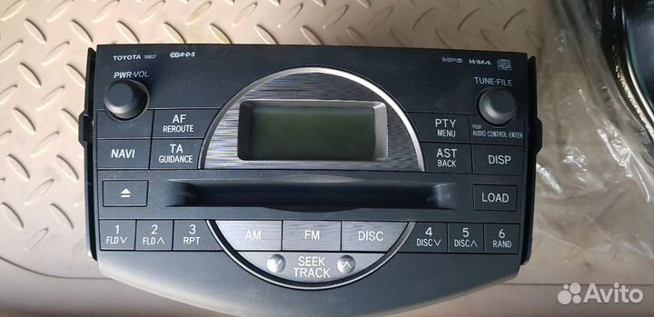 Продам штатную магнитолу на Toyota Rav-4