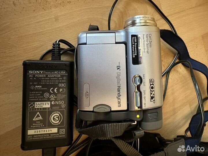 Видеокамера Sony DCR-TRV22E