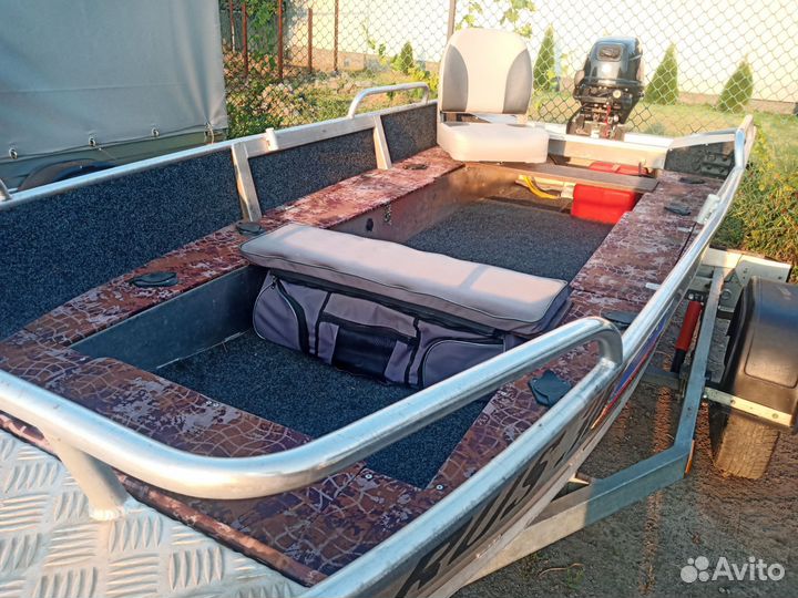 Моторная лодка Windbot 38м, Suzuki DF15A и прицеп