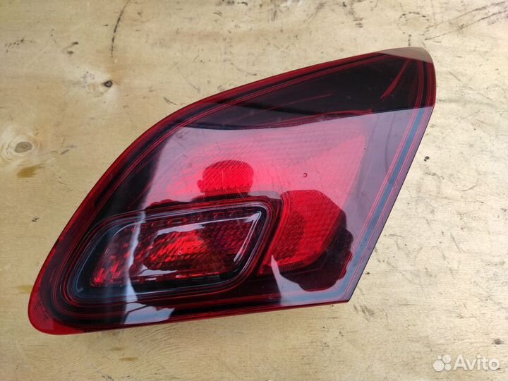Фонарь задний внешний в крышку на Opel Astra J