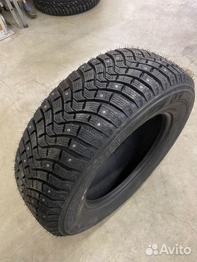 Michelin Latitude X-Ice North 2 + 215/70 R16 100T