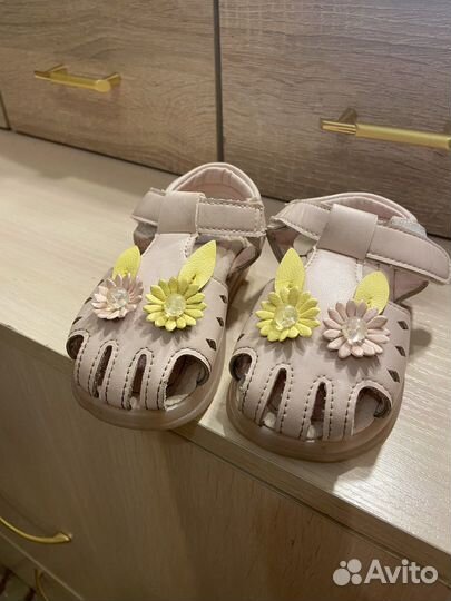 Сандали для девочки