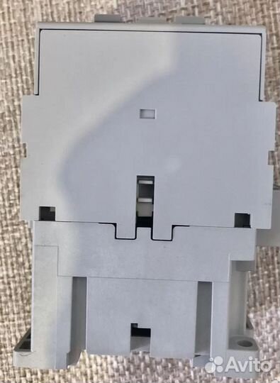 Allen Bradley 100-C30KF00 Контактор C30