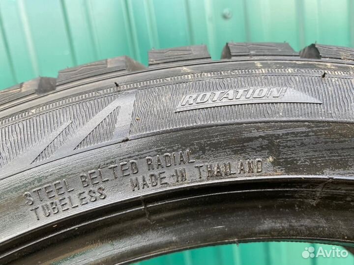 Dunlop SP Winter Ice 02 225/45 R18 и 245/40 R18