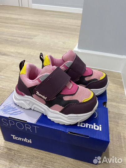 Кроссовки для девочки 22