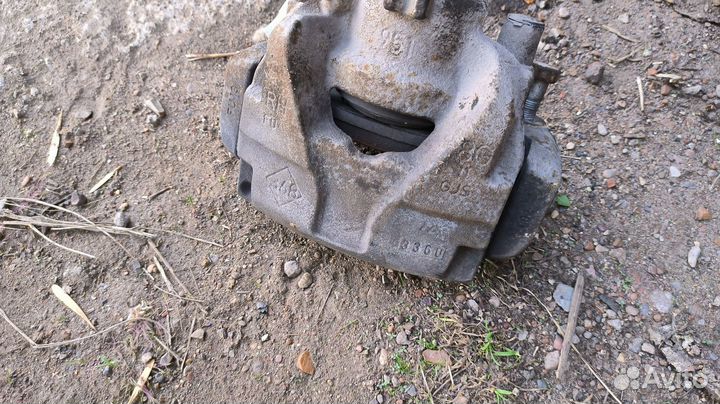 Рено каптюр супорт правый