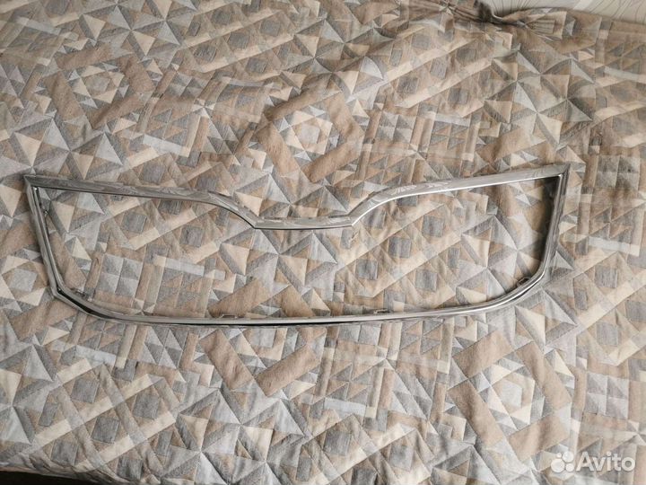 Накладка на решетку радиатора шкода октавия а7