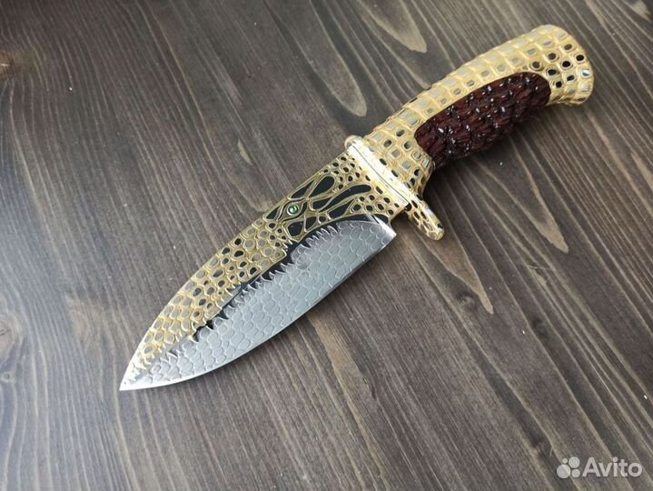 Подарочный нож с аллигатором