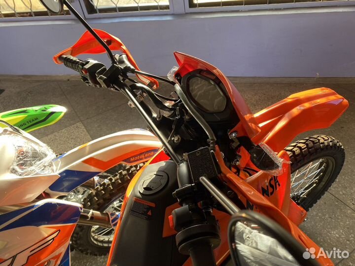 Новый мотоцикл minsk X 250 оранжевый 2024