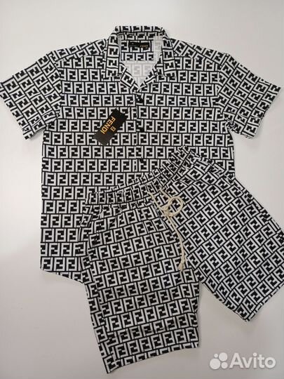 Летний костюм Fendi