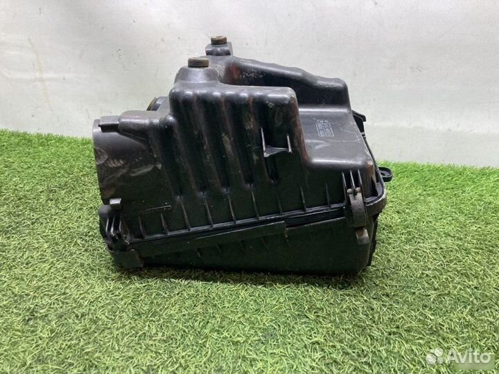 Корпус воздушного фильтра Toyota Curren 1995