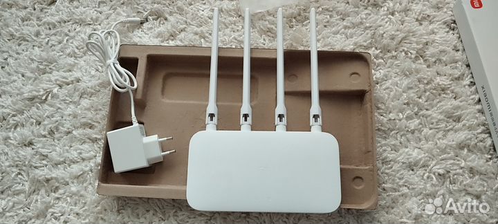 Продаю роутер xiaomi 4 c