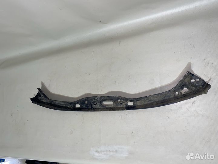 Toyota Prado 150 09- Кронштеин бампера центральный