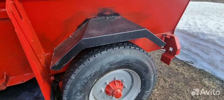 Кормораздатчик Kuhn Euromix II 1060, 2007